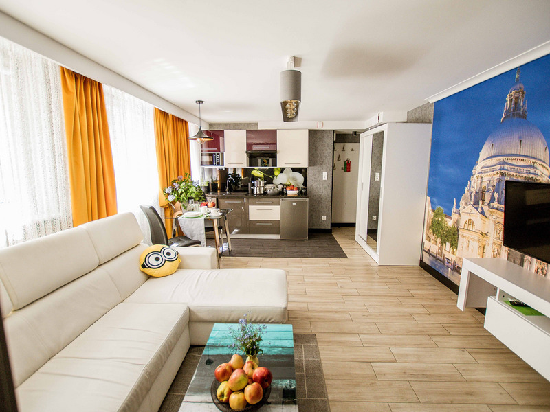 The “Venice” Apartment